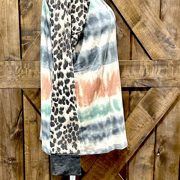 NWOT Vanilla Bay Long Sleeve Tie Dye & Leopard Top - Picture 15 of 16